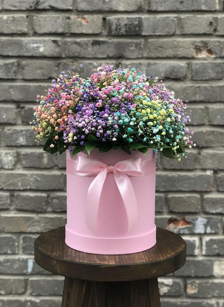 Цветочная композиция из Гипсофила и Розы в шляпной коробке в Прасковее