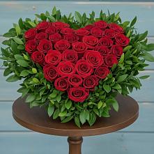 Цветочная композиция из Розы в виде сердца в Прасковее