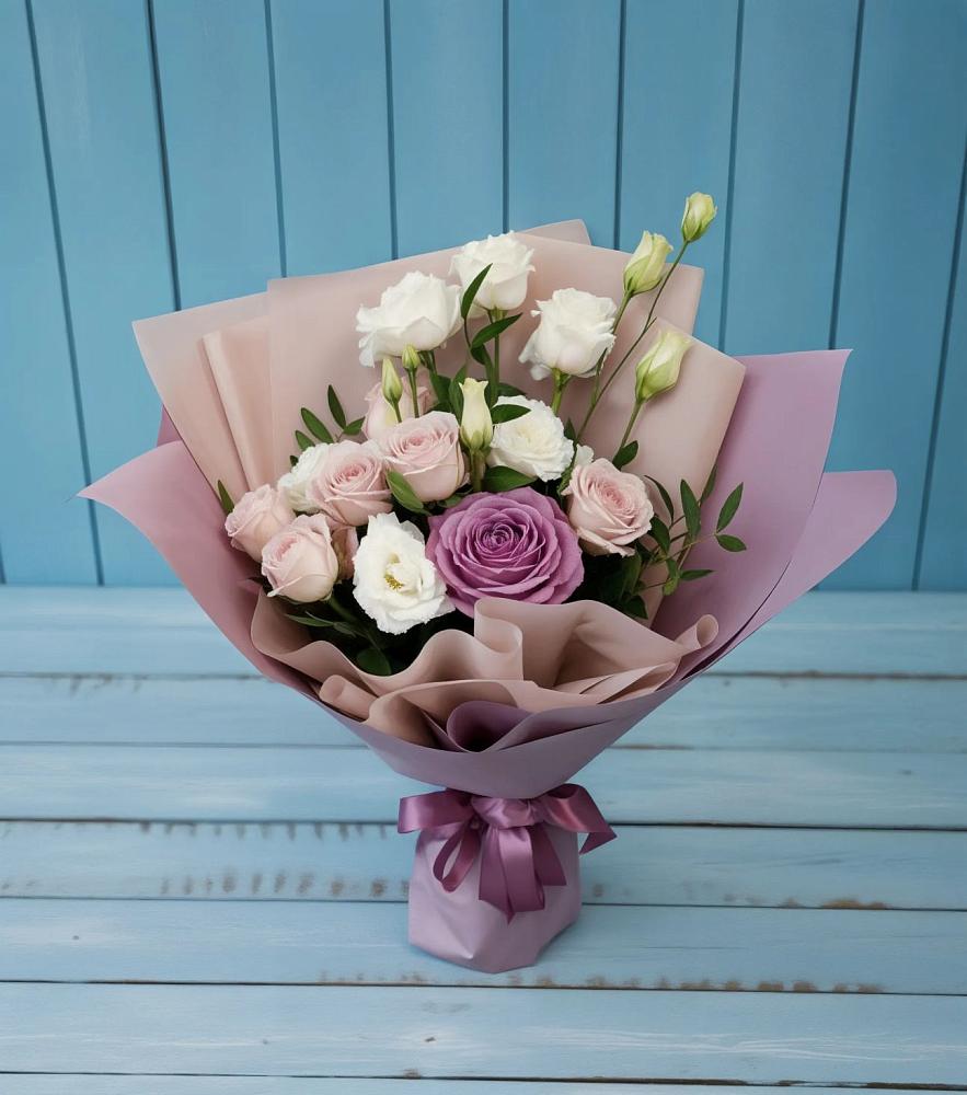 Букет цветов из: Розы и Лизиантусы в Прасковее